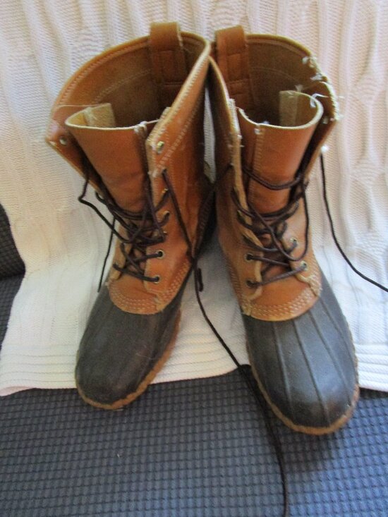 LL Bean Shoes - Vintage LL Bean Women's Hunting Shoe Tie-Up